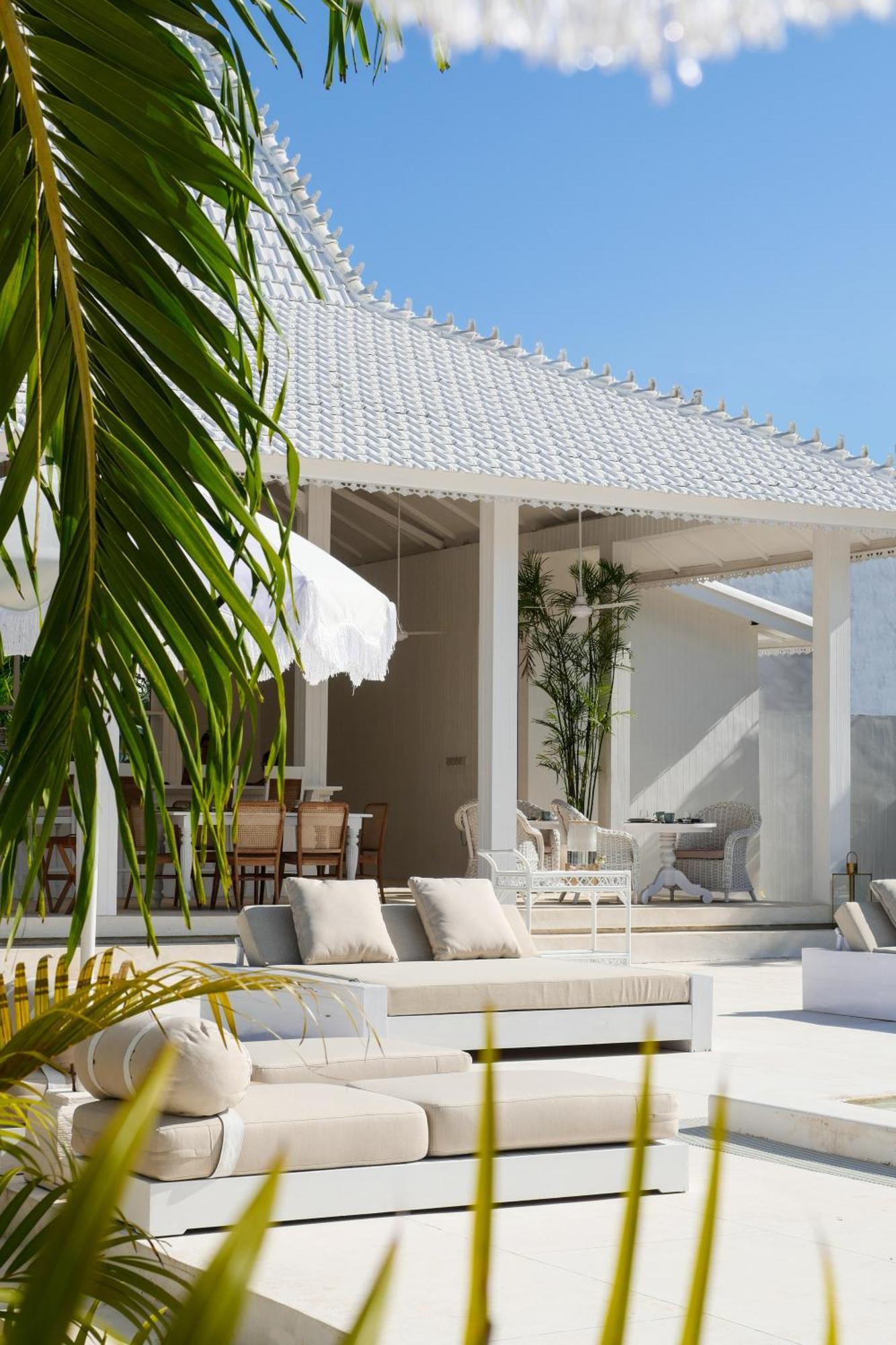 Ria Uluwatu, Tropical Chic Hotel エクステリア 写真