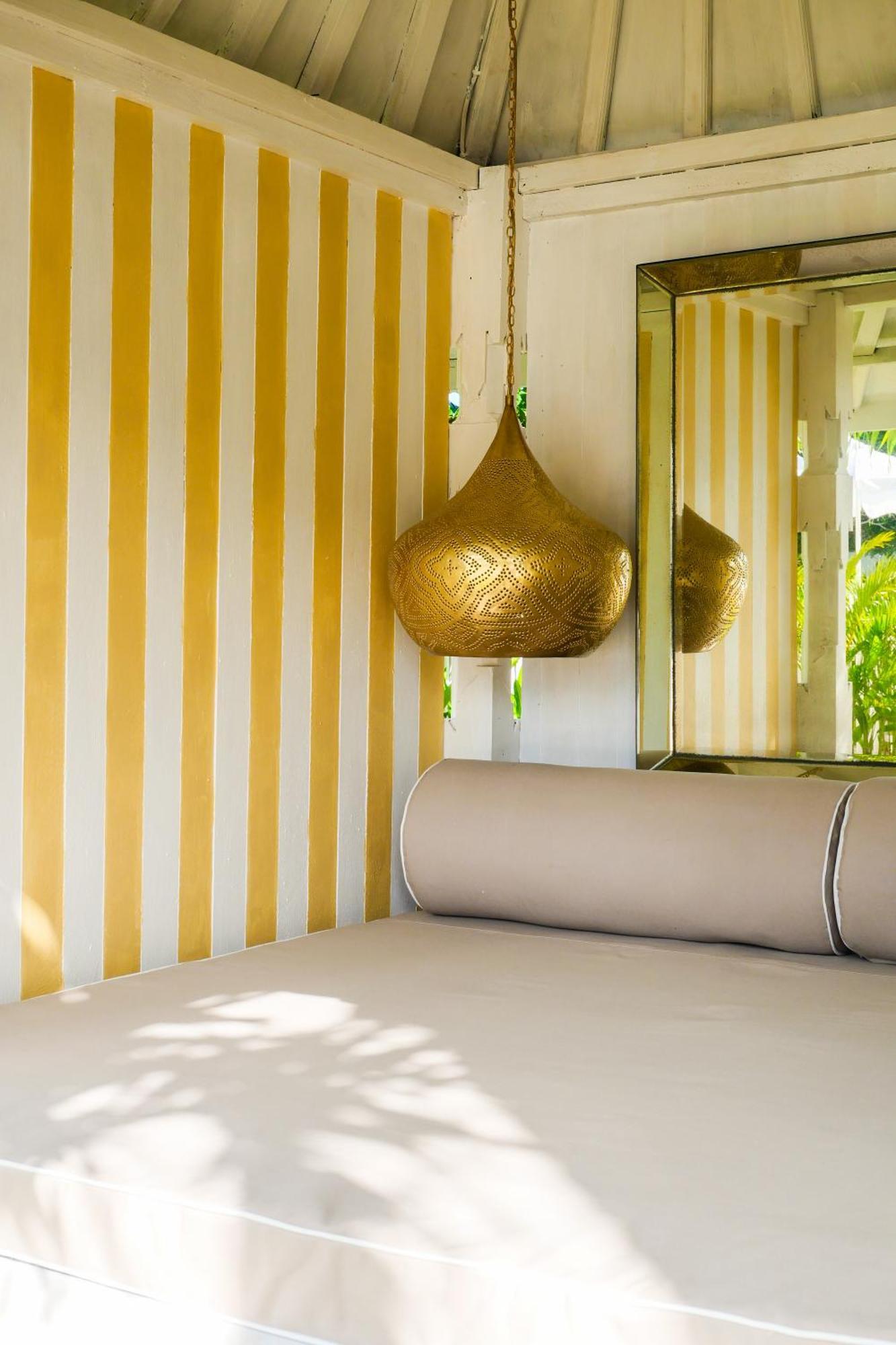 Ria Uluwatu, Tropical Chic Hotel エクステリア 写真