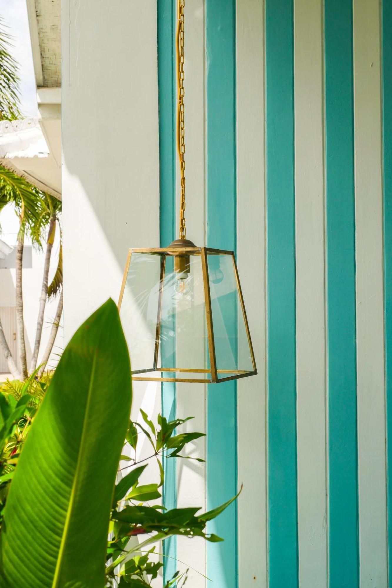 Ria Uluwatu, Tropical Chic Hotel エクステリア 写真