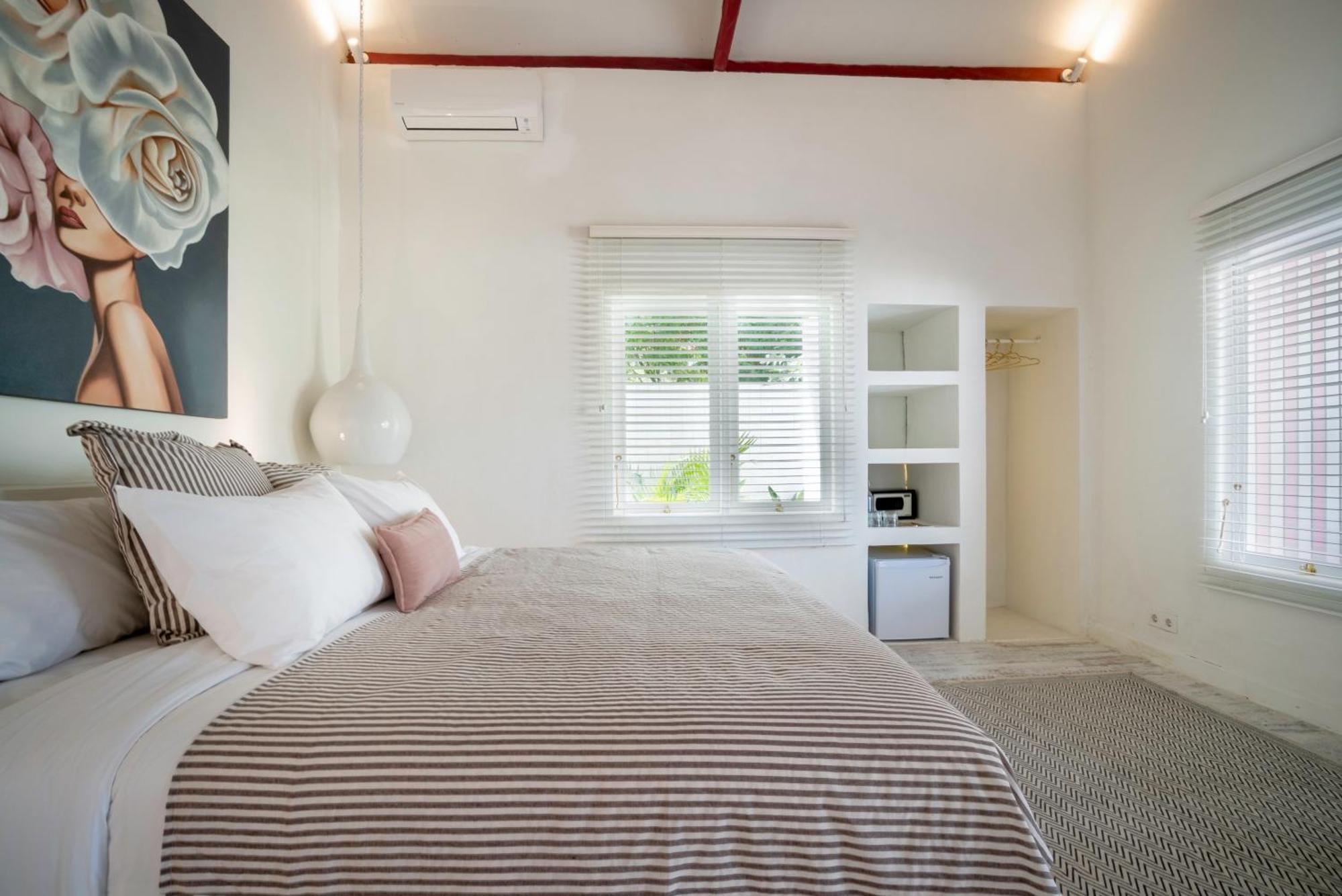 Ria Uluwatu, Tropical Chic Hotel エクステリア 写真