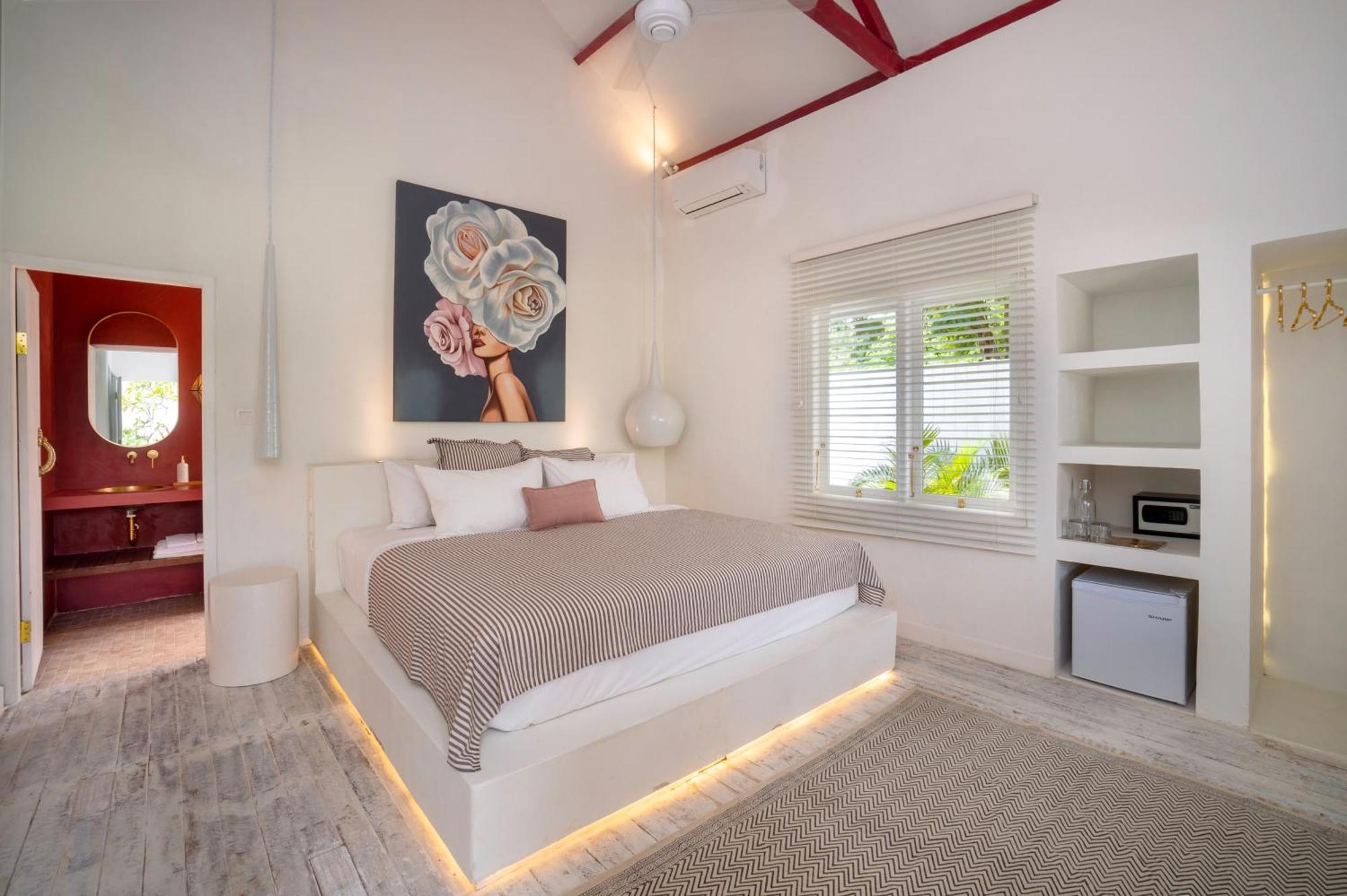 Ria Uluwatu, Tropical Chic Hotel エクステリア 写真