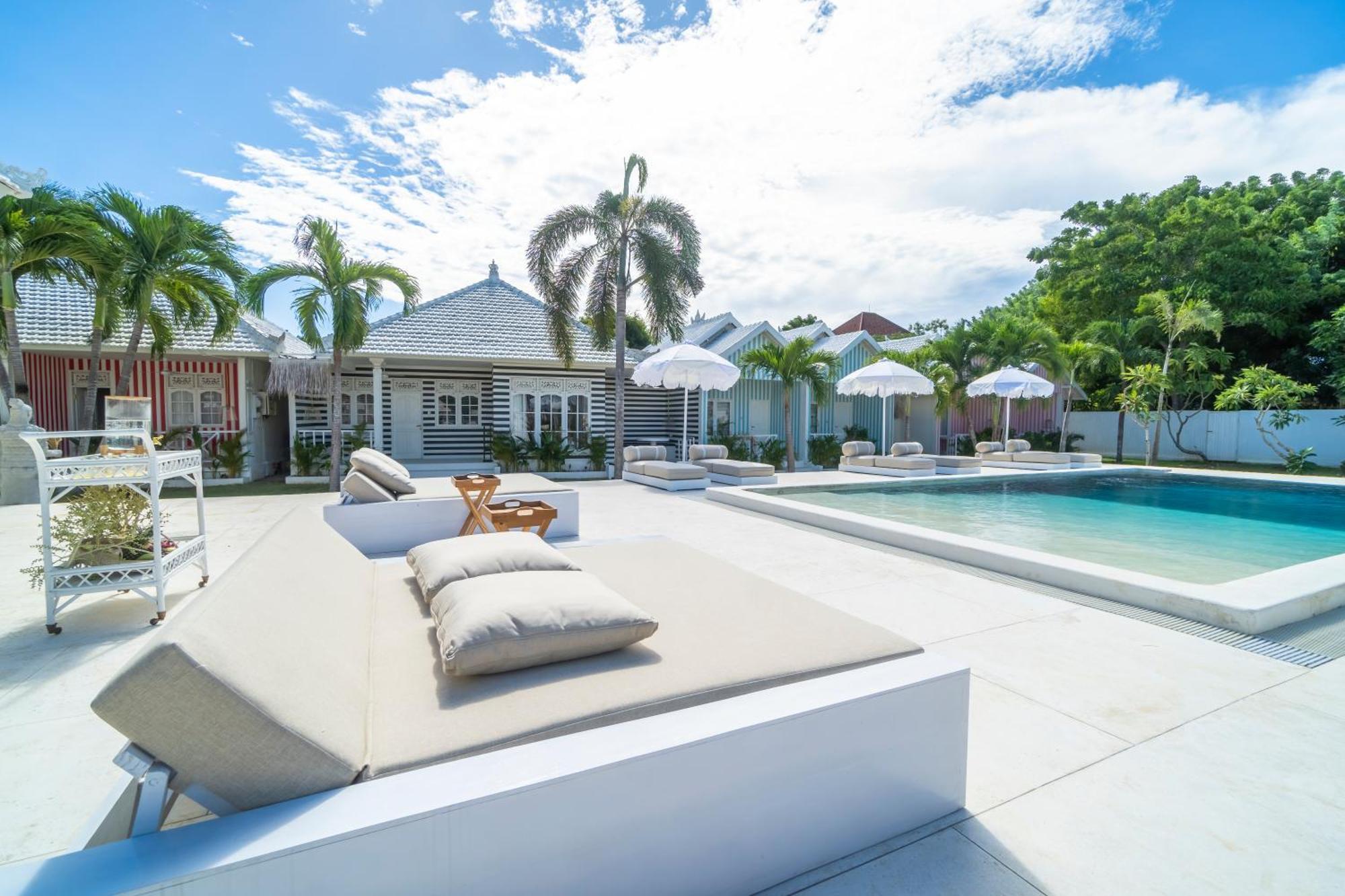 Ria Uluwatu, Tropical Chic Hotel エクステリア 写真