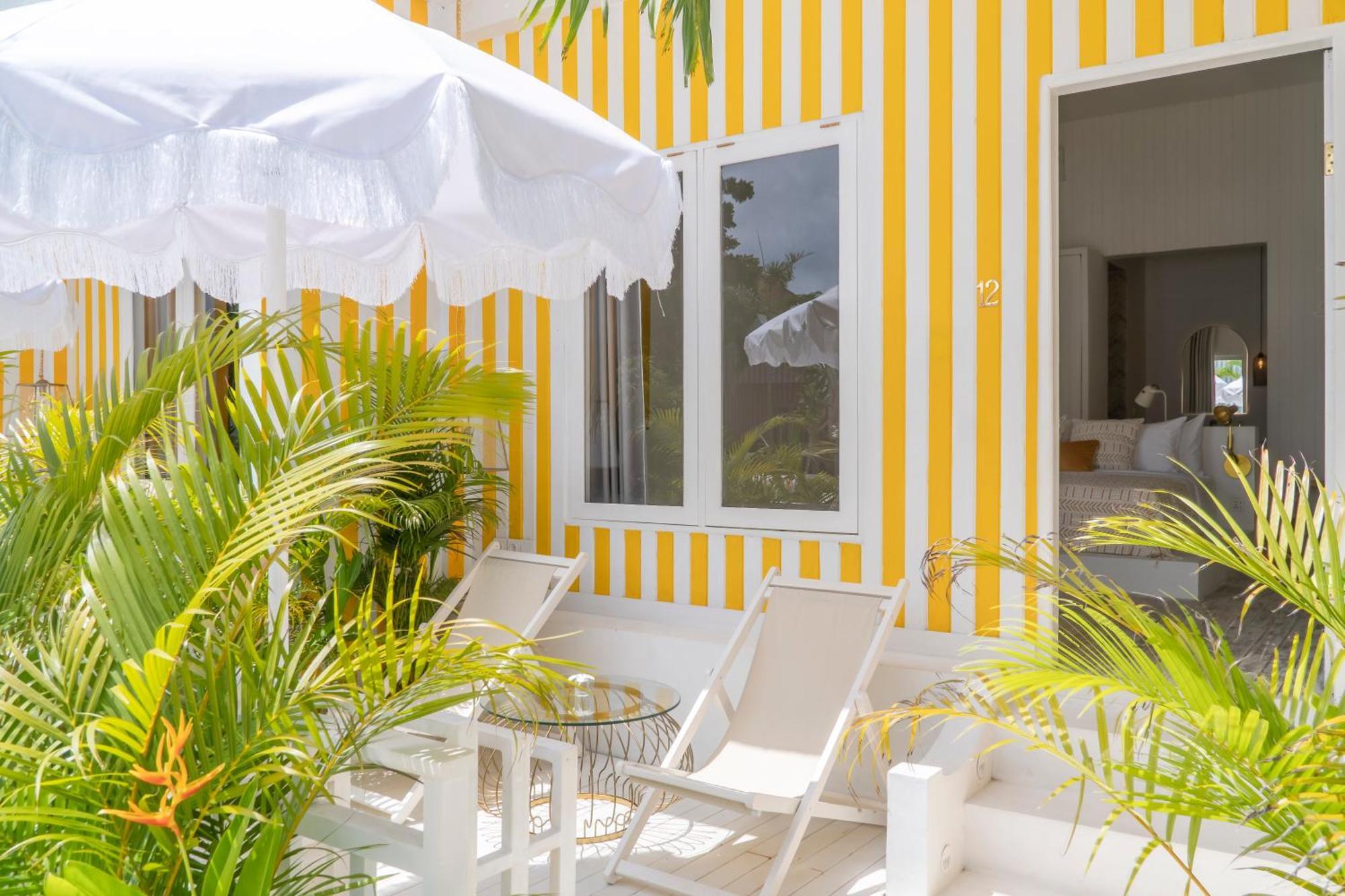 Ria Uluwatu, Tropical Chic Hotel エクステリア 写真