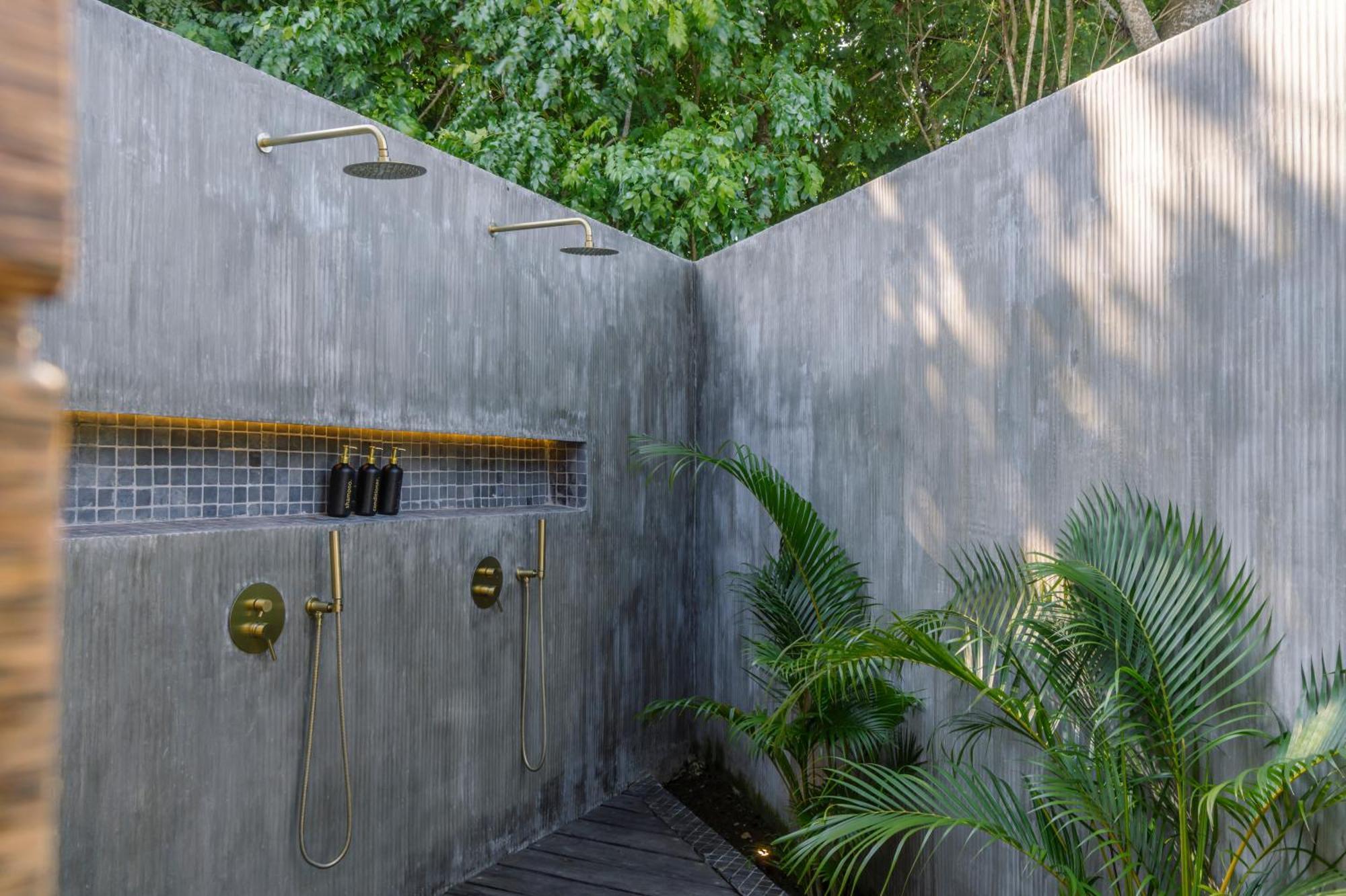Ria Uluwatu, Tropical Chic Hotel エクステリア 写真