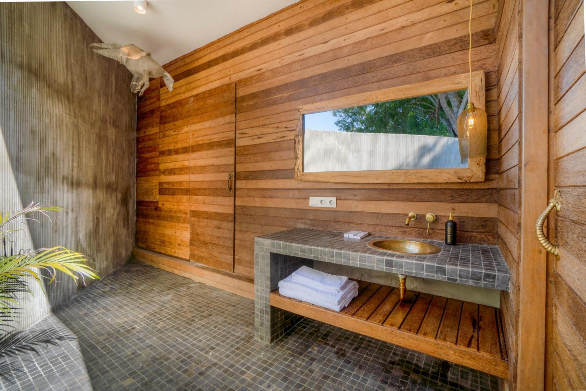 Ria Uluwatu, Tropical Chic Hotel エクステリア 写真