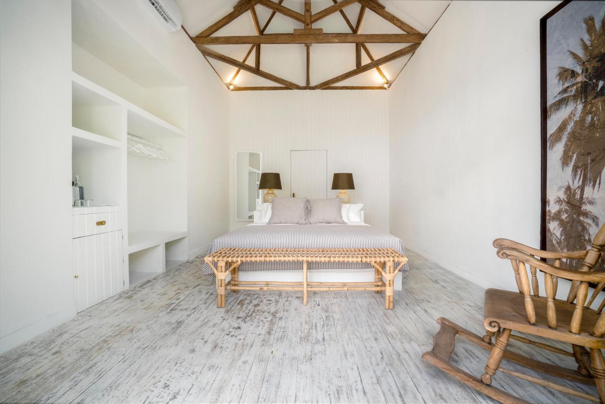 Ria Uluwatu, Tropical Chic Hotel エクステリア 写真