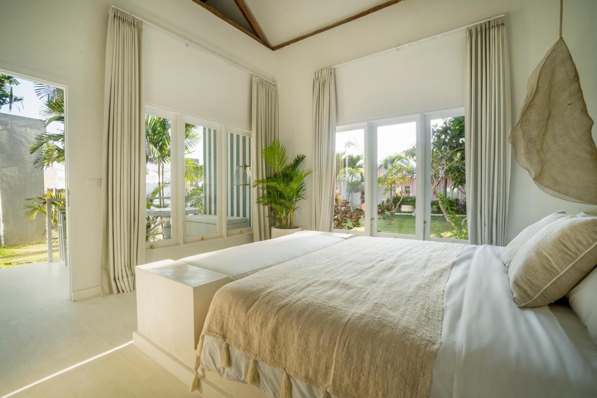 Ria Uluwatu, Tropical Chic Hotel エクステリア 写真